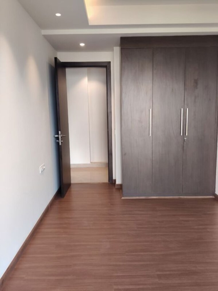 Room, builder-floor 4 Bedroom 2800 Sq.Ft. Builder Floor In Sector 28 Gurgaon 10667678