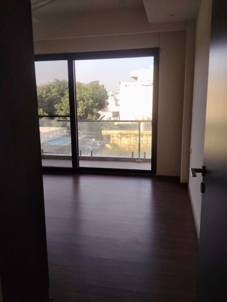 Room, builder-floor 4 Bedroom 2800 Sq.Ft. Builder Floor In Sector 28 Gurgaon 10667678