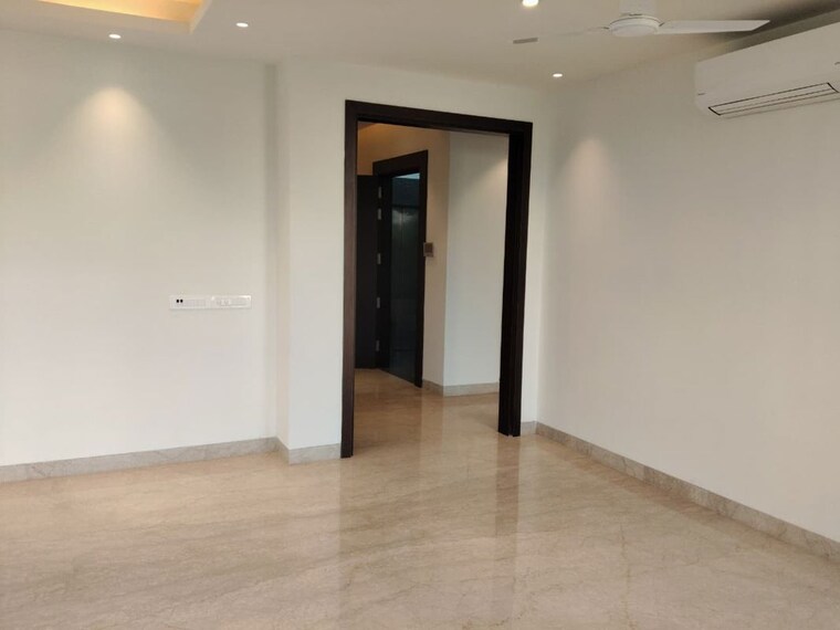 Room, builder-floor 4 Bedroom 2800 Sq.Ft. Builder Floor In Sector 28 Gurgaon 10667678