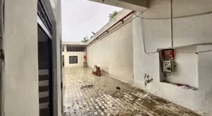 Furnished Amenities in  Warehouse at Industrial Area Phase I – for Rent