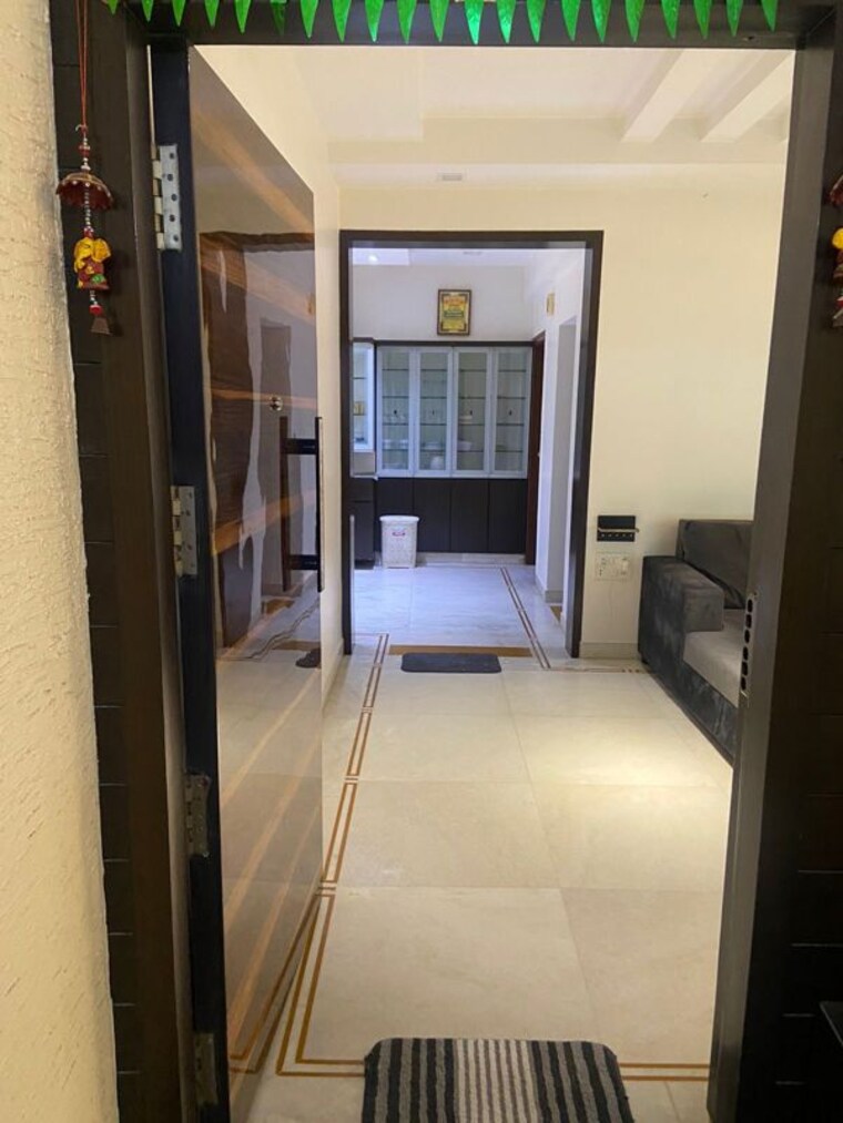 Living Room, queens road 2 Bedroom 1100 Sq.Ft. Apartment In Queens Road Bangalore 10634017