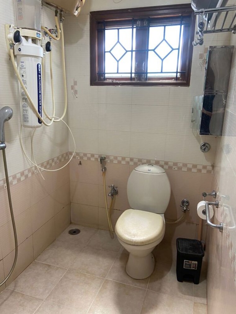 Bathroom, queens road 2 Bedroom 1100 Sq.Ft. Apartment In Queens Road Bangalore 10634017