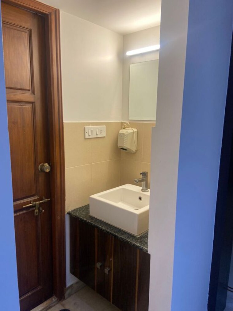 Bathroom, queens road 2 Bedroom 1100 Sq.Ft. Apartment In Queens Road Bangalore 10634017