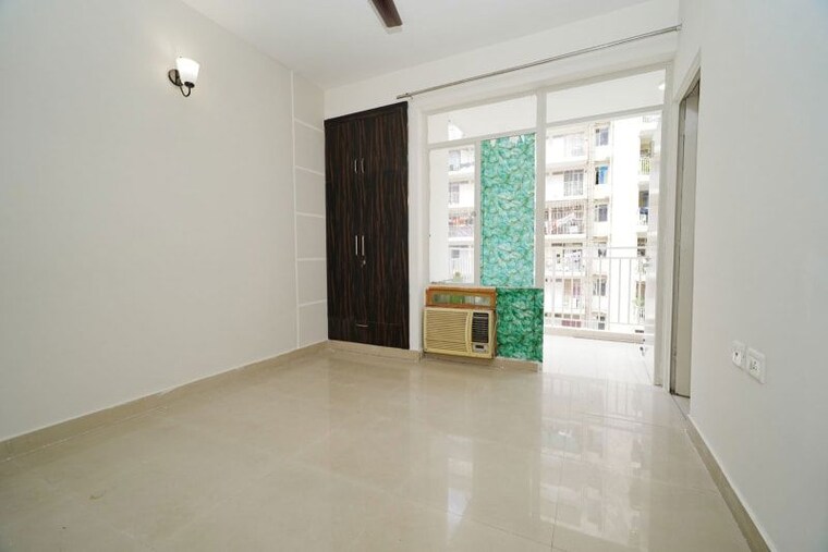 Room, suncity-avenue-102 2 Bedroom 725 Sq.Ft. Apartment In Sector 102 Gurgaon 10665941