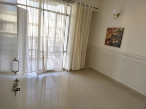 Room in 2 BHK Apartment at Suncity Avenue 102, Sector 102 – for Sale