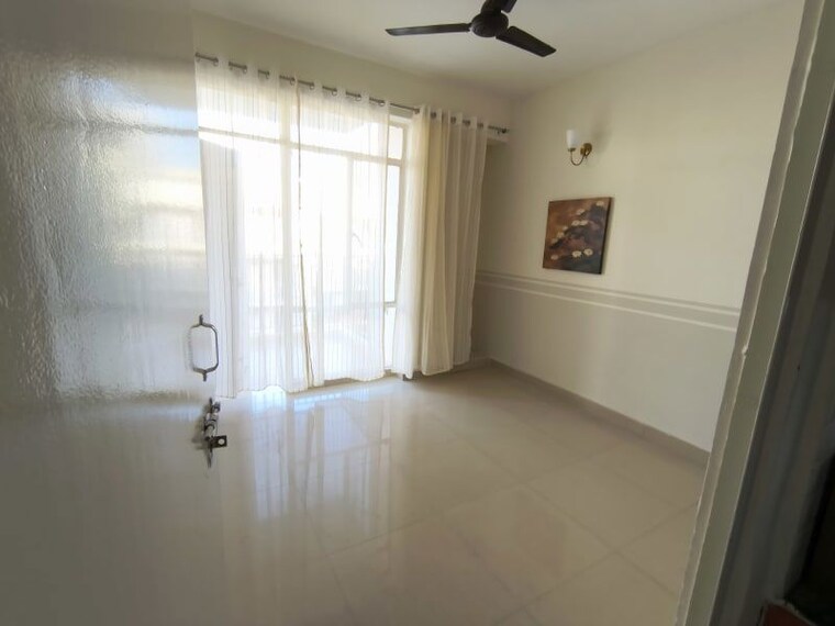 Room, suncity-avenue-102 2 Bedroom 673 Sq.Ft. Apartment In Sector 102 Gurgaon 10667731