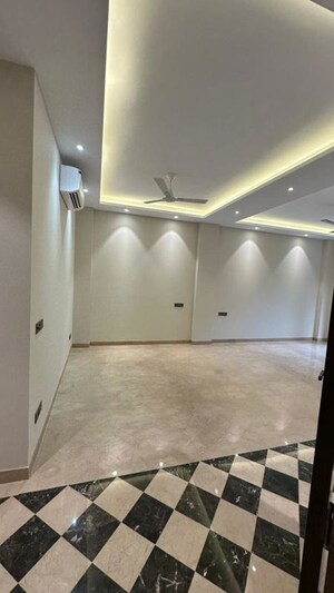 6 BHK Builder Floor For Sale in Safdarjung Enclave