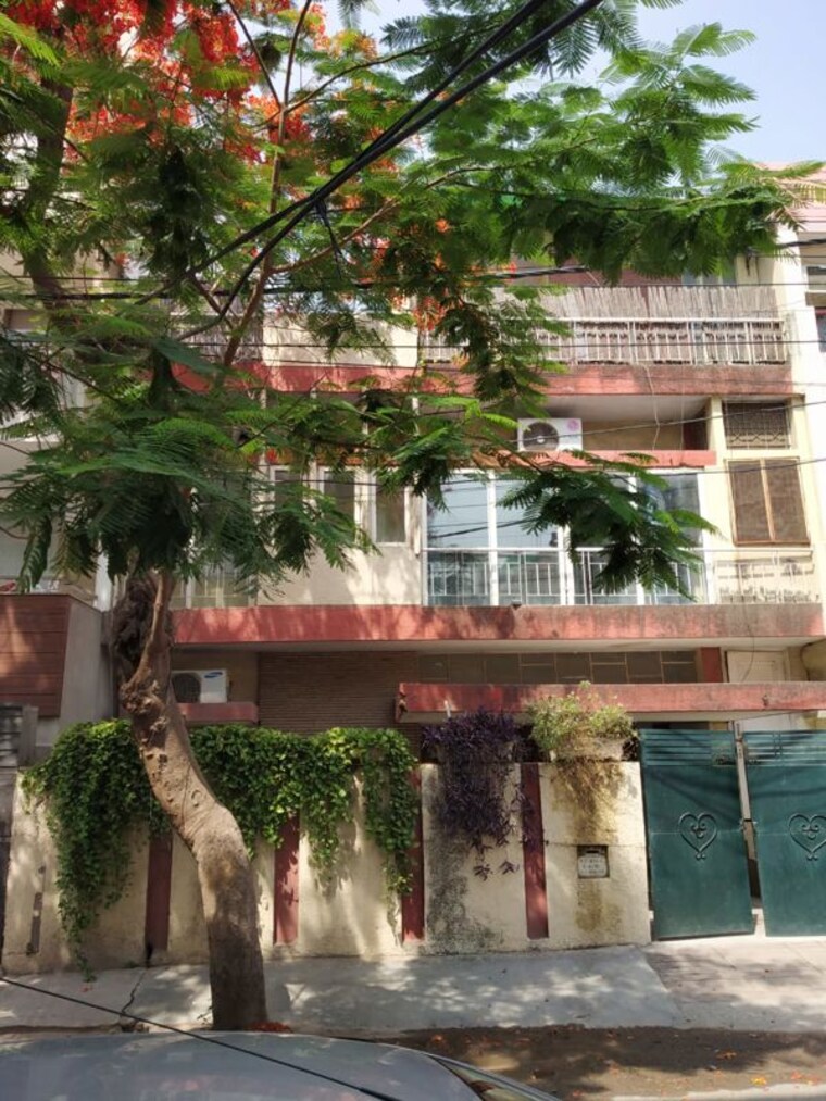 Entrance, safdarjung enclave 6+ Bedroom 200 Sq.Yd. Independent House In Safdarjung Enclave Delhi 10412501