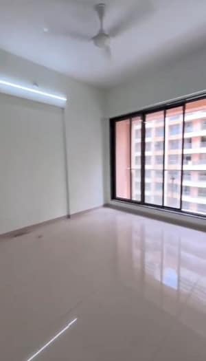 Room in 2.5 BHK Apartment at Siddharth Nagar CHS Goregaon, Goregaon West – for Rent