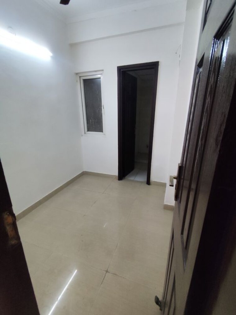 Room, paramount-floraville 3.5 Bedroom 1685 Sq.Ft. Apartment In Sector 137 Noida 10667798