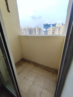 Balcony in 3.5 BHK Apartment at Paramount Floraville, Sector 137 – for Rent