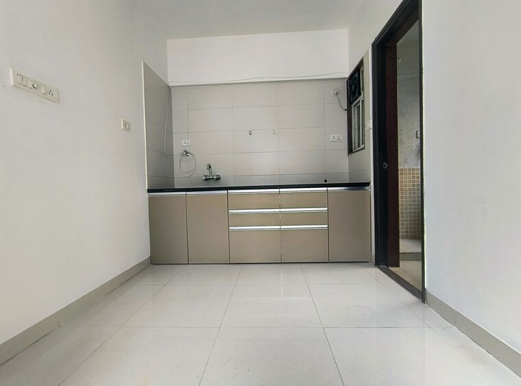Bathroom, venkatesh-graffiti 1 Bedroom 500 Sq.Ft. Apartment In Keshav Nagar Pune 10667802