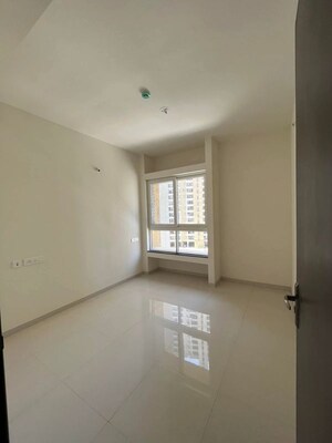 Room in 2 BHK Apartment at Nyati Elysia, Kharadi – for Rent