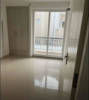Room in 3 BHK Apartment at Maxxus Elanza, International Airport Road – for Sale