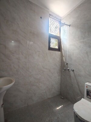 Bathroom in 3 BHK Builder Floor at Green Fields Colony – for Rent