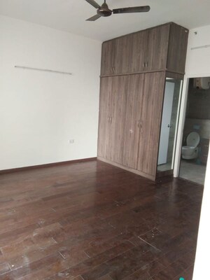 Room in 3 BHK Apartment at M3M Merlin, Sector 67 – for Rent
