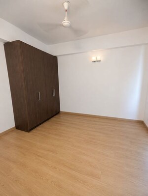 Room in 3 BHK Apartment at M3M Merlin, Sector 67 – for Rent