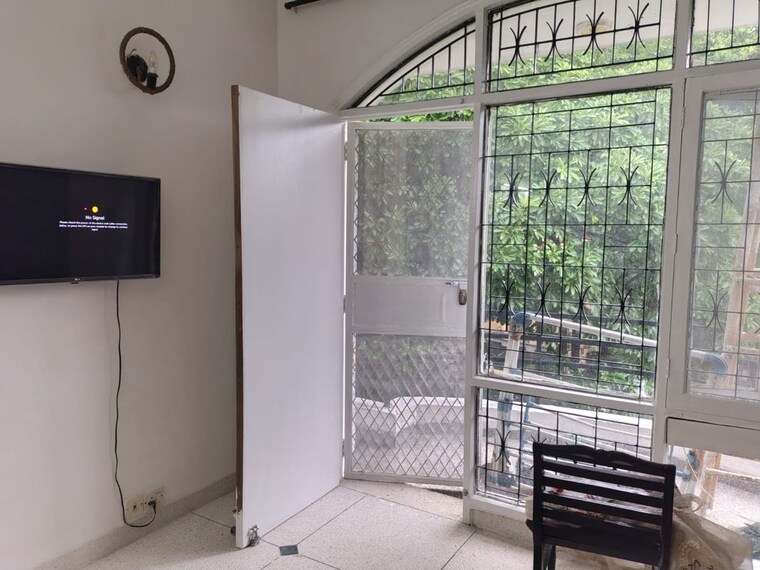 Balcony, south city 2 2 Bedroom 1000 Sq.Ft. Builder Floor In South City 2 Gurgaon 10667905