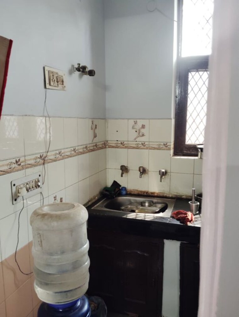 Kitchen, spring field colony 3 Bedroom 200 Sq.Ft. Builder Floor In Spring Field Colony Faridabad 10667941