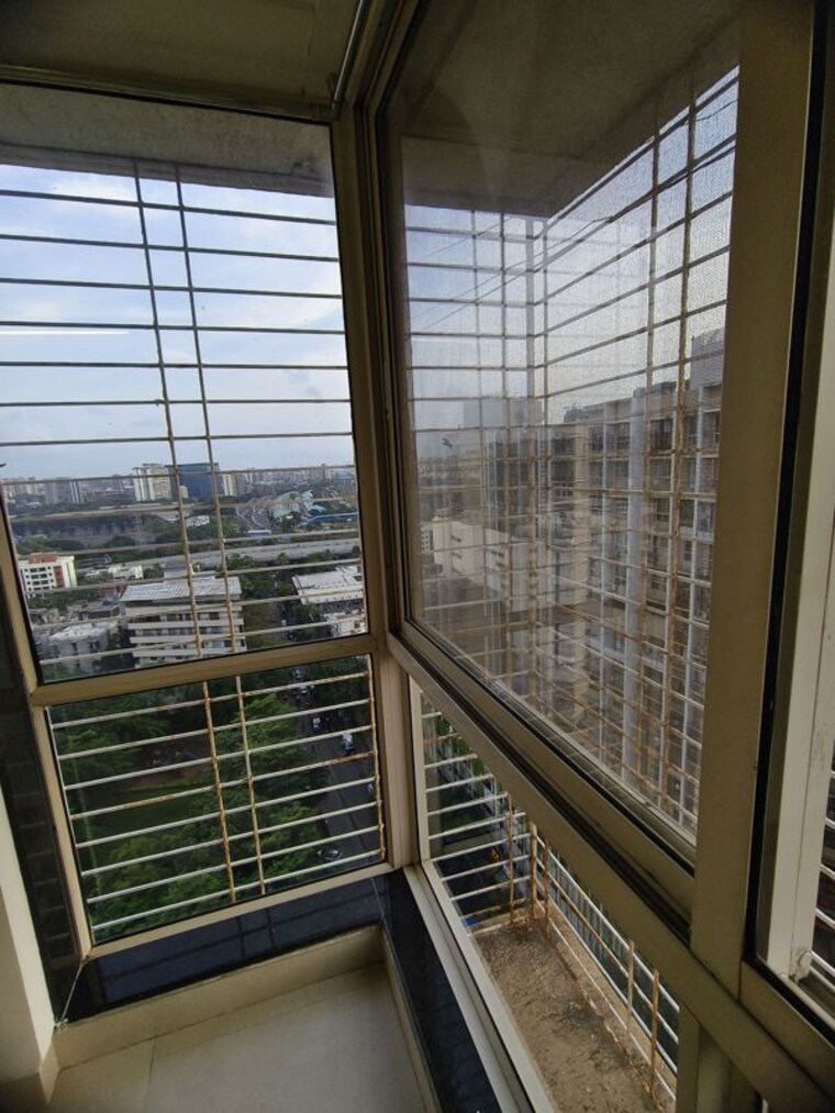 Balcony, aspen-park 1.5 Bedroom 700 Sq.Ft. Apartment In Goregaon East Mumbai 10667953