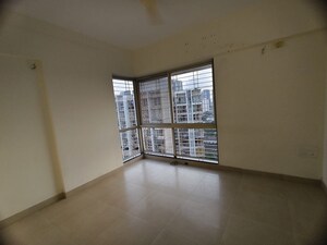 Room in 1.5 BHK Apartment at Aspen Park, Goregaon East – for Rent