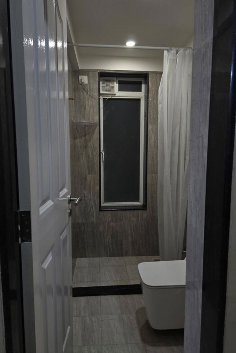 Bathroom, aspen-park 1.5 Bedroom 700 Sq.Ft. Apartment In Goregaon East Mumbai 10667968