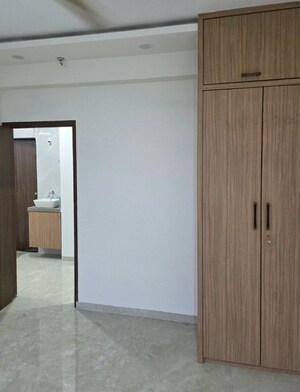 Room in 2 BHK Apartment at NMS One 27, Sector 27 Kharghar – for Rent