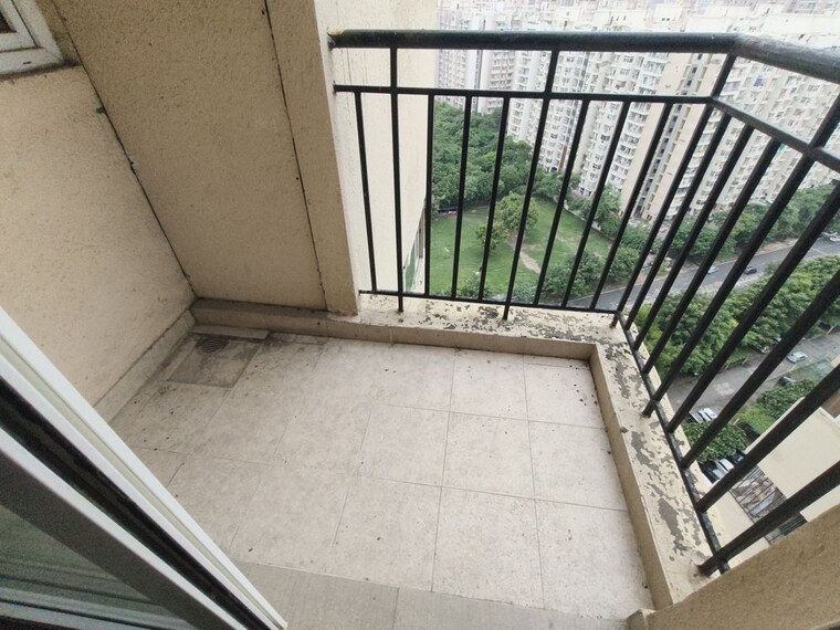 Balcony, paramount-floraville 2 Bedroom 1045 Sq.Ft. Apartment In Sector 137 Noida 10668002