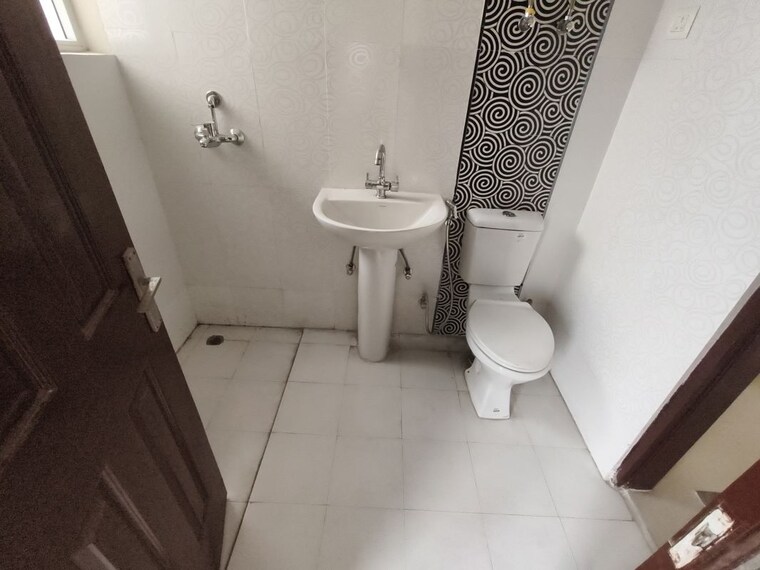 Bathroom, paramount-floraville 2 Bedroom 1045 Sq.Ft. Apartment In Sector 137 Noida 10668002