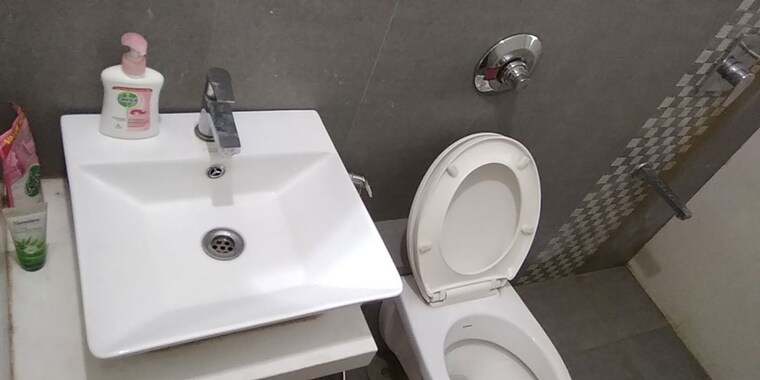 Bathroom, harmony-sky-suites 3 Bedroom 1003 Sq.Ft. Apartment In Ghodbunder Road Thane 10668013
