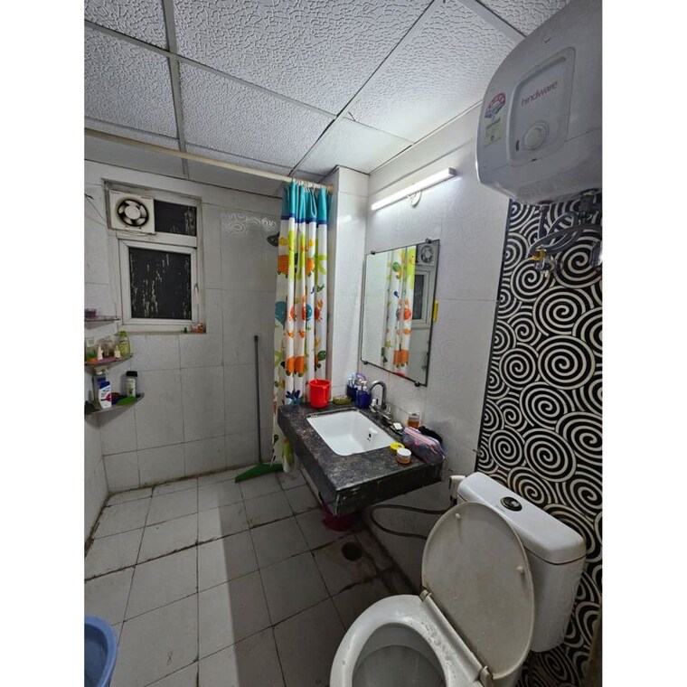 Bathroom, paramount-floraville 3.5 Bedroom 1685 Sq.Ft. Apartment In Sector 137 Noida 10668024