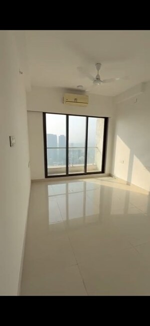 Room in 3 BHK Apartment at Sunteck City Avenue 1, Goregaon West – for Rent