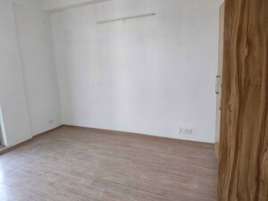 Room in 2 BHK Builder Floor at Sector 21 – for Rent