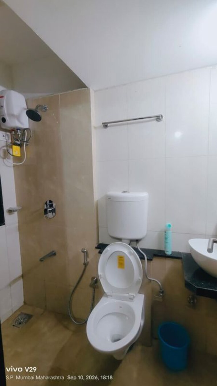 Bathroom, worli 2 Bedroom 550 Sq.Ft. Apartment In Worli Mumbai 10668167