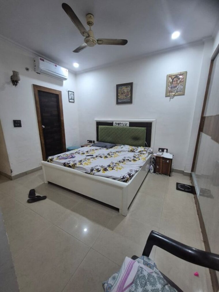Team Area, supertech-ecociti 2.5 Bedroom 1295 Sq.Ft. Apartment In Sector 137 Noida 10668158