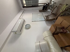Staircase in  Shop at Sector 84 – for Sale