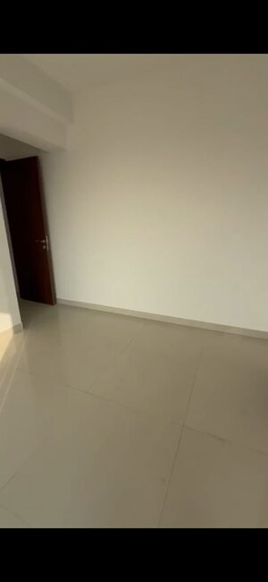Room in 3 BHK Apartment at Sunteck City Avenue 1, Goregaon West – for Rent
