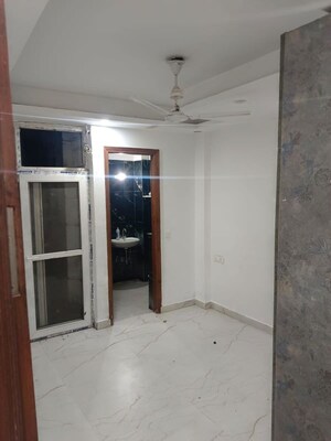 Room in 2 BHK Apartment at Vasant Kunj – for Rent