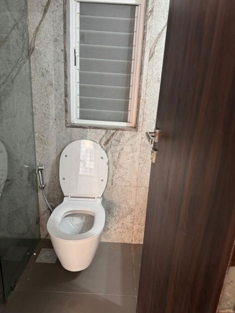 Bathroom, pride-platinum 2.5 Bedroom 1362 Sq.Ft. Apartment In Baner Pune 10668208