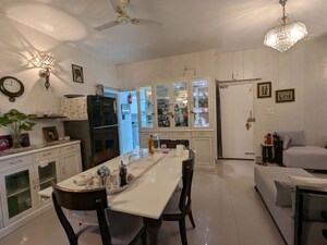 Team Area in 3 BHK Builder Floor at Sector 21 – for Rent