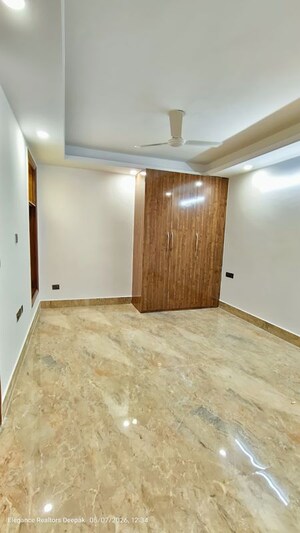 Room in 2 BHK Builder Floor at Vasant Kunj – for Rent