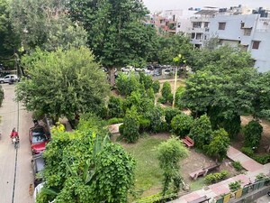 2 BHK Builder Floor – Garden View at Sheikh Sarai - for Rent