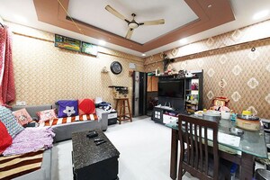 Team Area in 2 BHK Apartment at Vaishnodevi Circle – for Sale