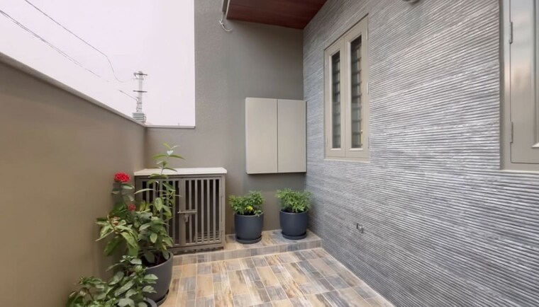Balcony, indira nagar 6+ Bedroom 4500 Sq.Ft. Villa In Indira Nagar Lucknow 10668209