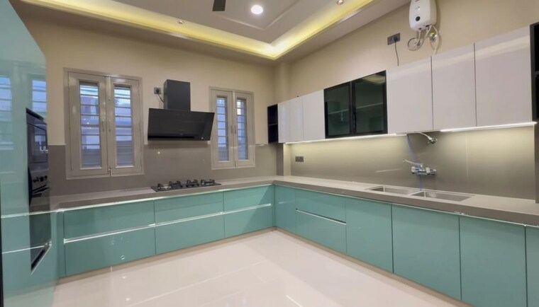 Kitchen, indira nagar 6+ Bedroom 4500 Sq.Ft. Villa In Indira Nagar Lucknow 10668209