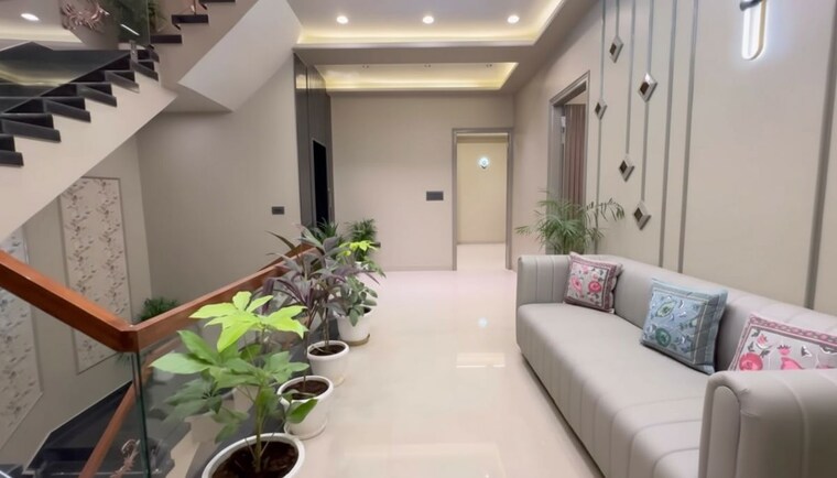 Team Area, indira nagar 6+ Bedroom 4500 Sq.Ft. Villa In Indira Nagar Lucknow 10668209