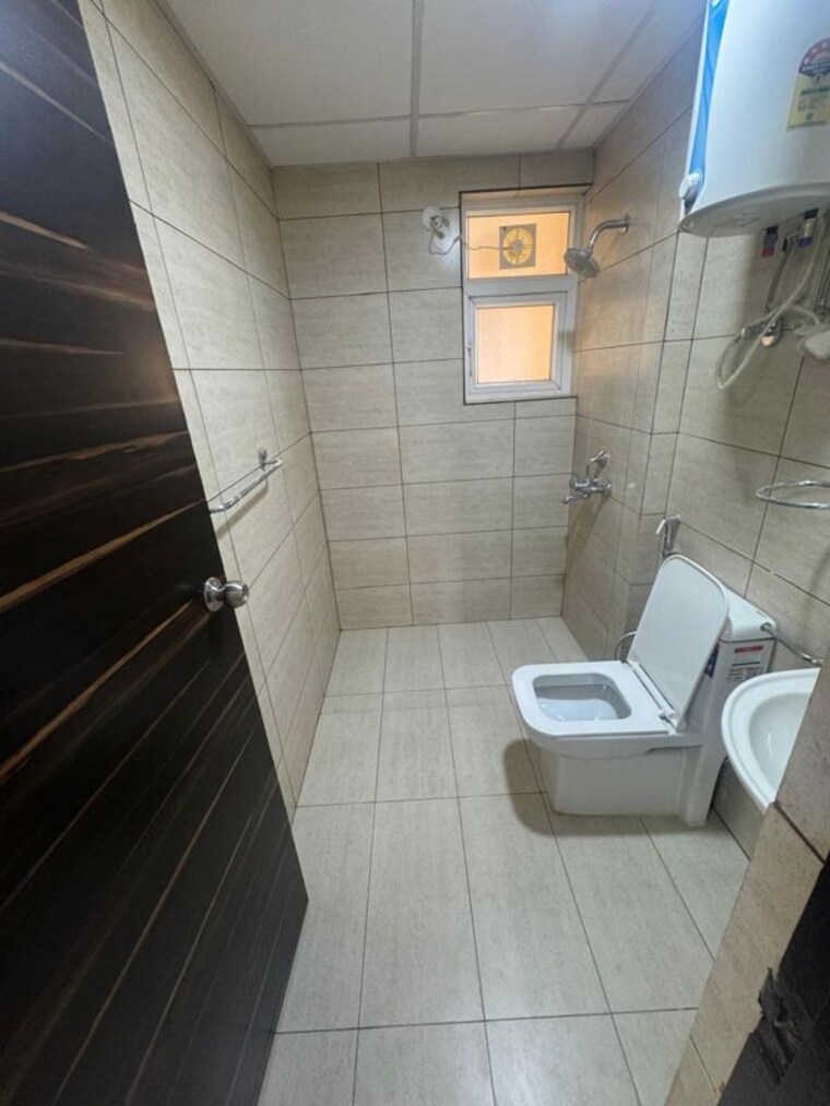 Bathroom, tata-eureka-park 2.5 Bedroom 1285 Sq.Ft. Apartment In Sector 150 Noida 10668221