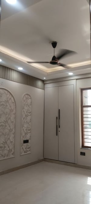Building Lobby in 3 BHK Builder Floor at Sector 89 – for Sale