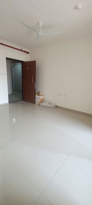 Room in 2 BHK Apartment at Mahindra Happinest Tathawade Phase 1, Tathawade – for Rent