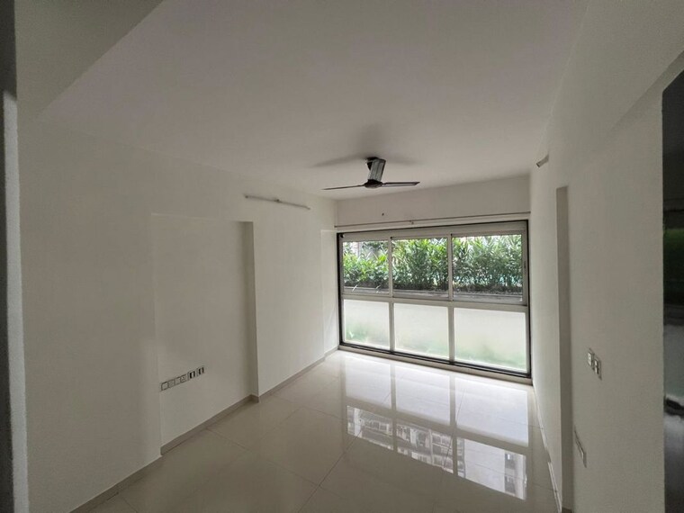 Room, godrej-central 2.5 Bedroom 876 Sq.Ft. Apartment In Chembur Mumbai 10668196